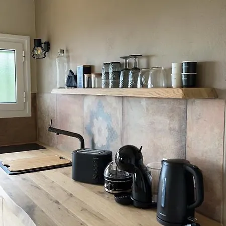 شقة La Strade Apartments, Adults Only With Private Pool