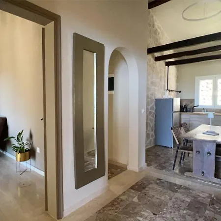 דירה La Strade Apartments, Adults Only With Private Pool